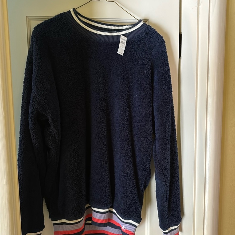 Brand new super soft pullover from Aerie. Still has tags on it.